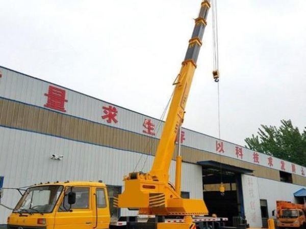 德三山区吊车出租公司电话_吊车出租行业需要注意的重点有哪些?